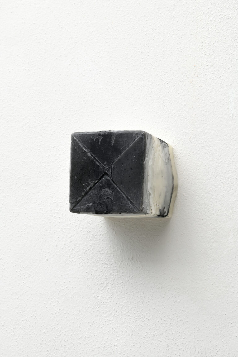 Stuart Arends -X-16 (Joe) - 2025 - Studio la Città - Verona - Arte contemporanea